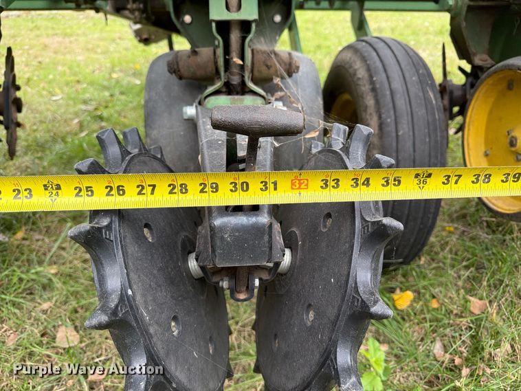 image for item FU0592 John Deere P7000 planter