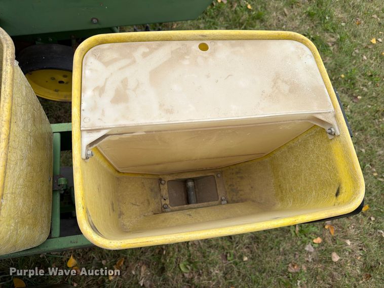 image for item FU0592 John Deere P7000 planter