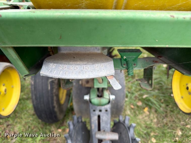 image for item FU0592 John Deere P7000 planter