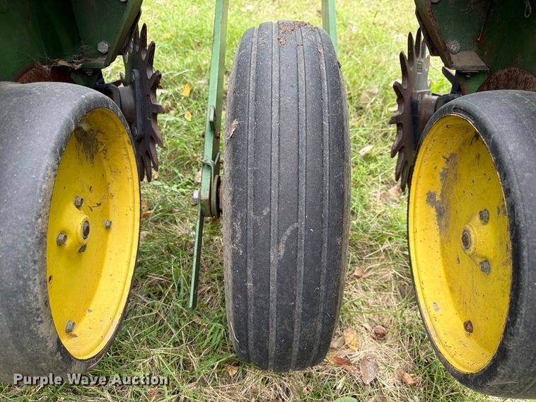 image for item FU0592 John Deere P7000 planter