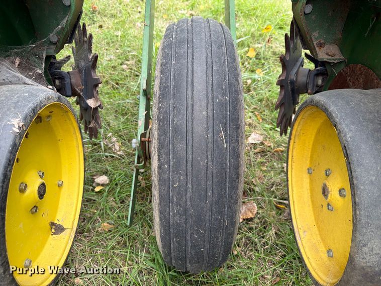 image for item FU0592 John Deere P7000 planter