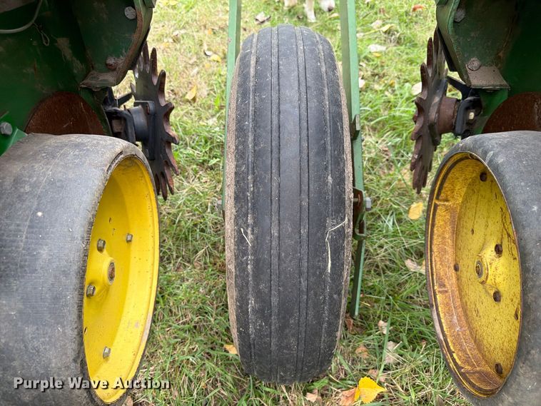 image for item FU0592 John Deere P7000 planter