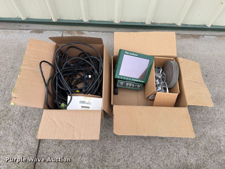 image for item FU0592 John Deere P7000 planter