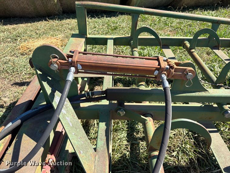 image for item FU1175 Bale accumulator grapple
