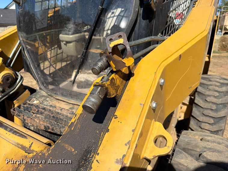 image for item FU1177 2010 Caterpillar 272C skid steer loader