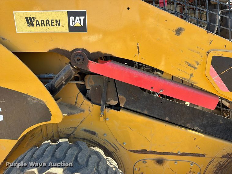 image for item FU1177 2010 Caterpillar 272C skid steer loader