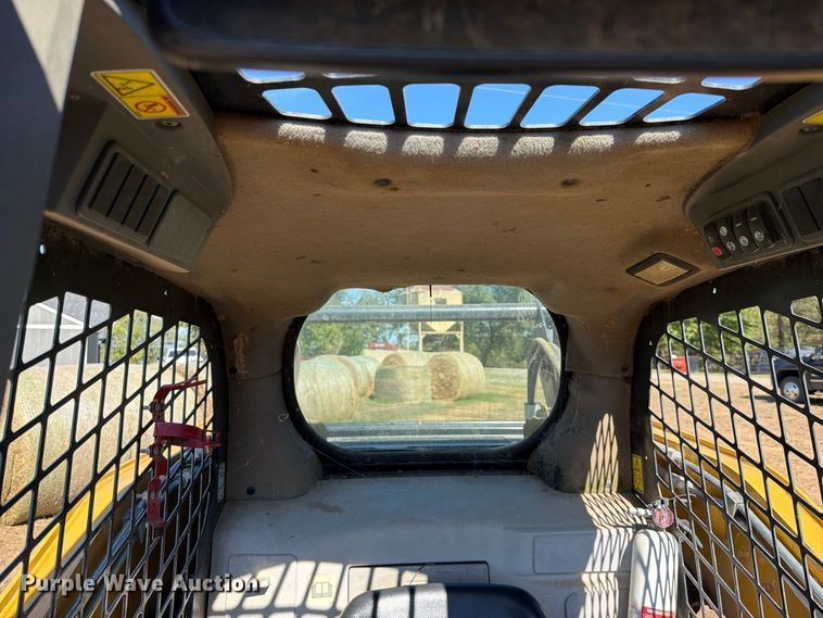 image for item FU1177 2010 Caterpillar 272C skid steer loader