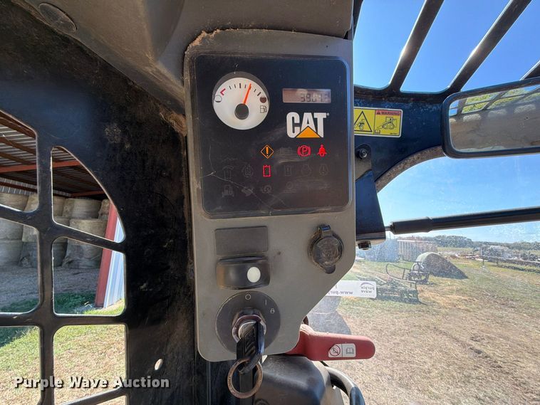 image for item FU1177 2010 Caterpillar 272C skid steer loader
