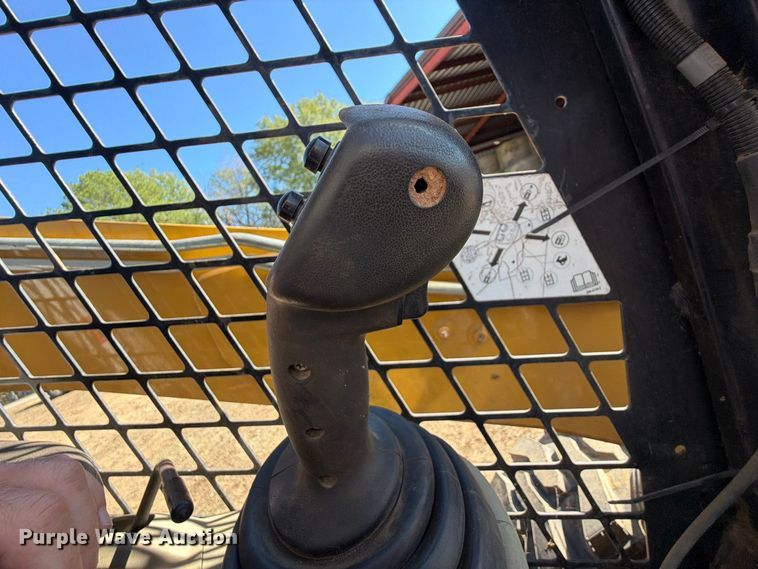 image for item FU1177 2010 Caterpillar 272C skid steer loader
