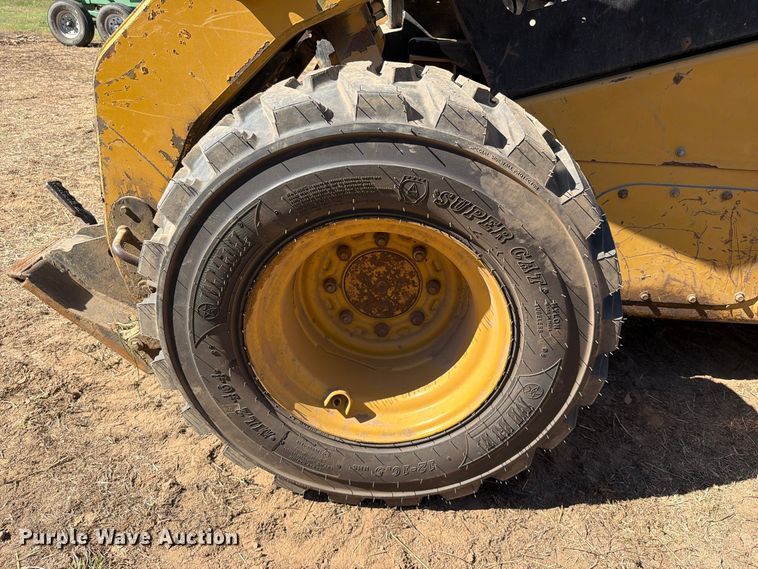 image for item FU1177 2010 Caterpillar 272C skid steer loader