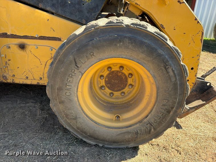 image for item FU1177 2010 Caterpillar 272C skid steer loader