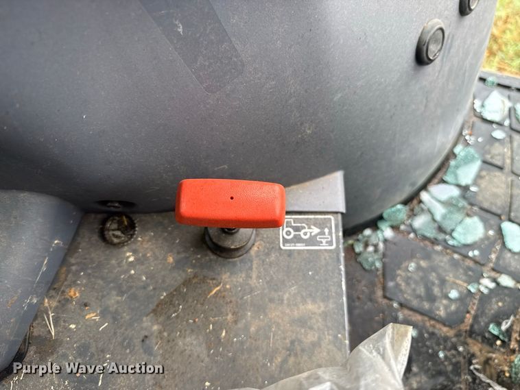 image for item FV2013 2025 Kubota M5-111D MFWD tractor
