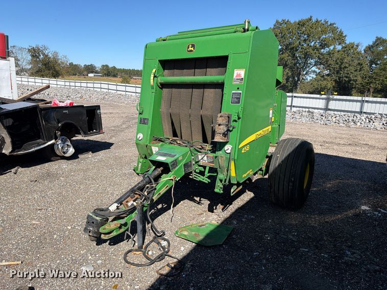image for item YA5401 2011 John Deere 458 Mega Wide Plus round baler