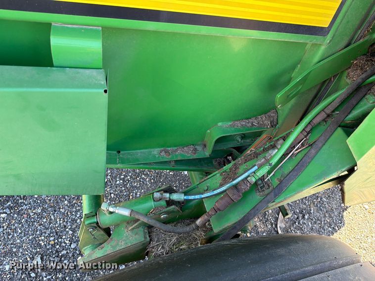 image for item YA5401 2011 John Deere 458 Mega Wide Plus round baler