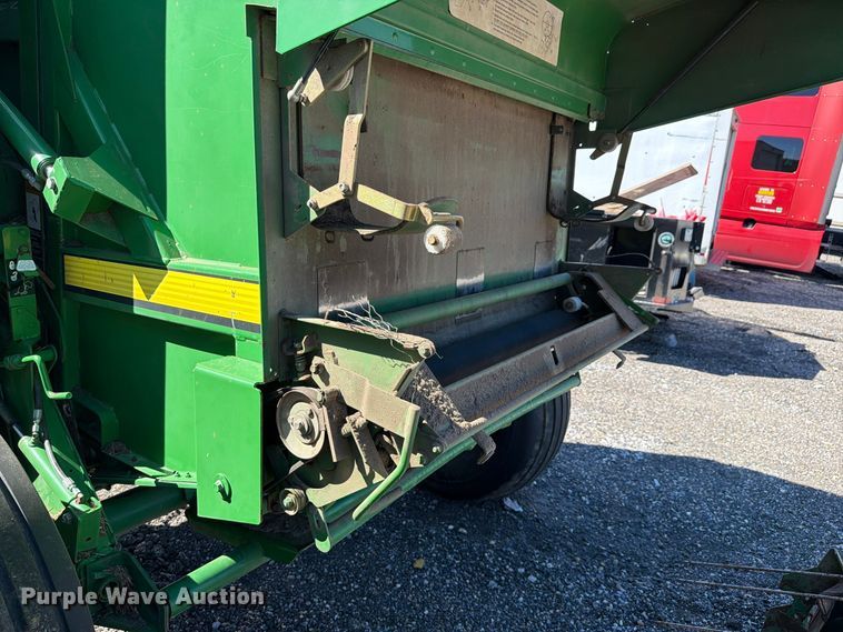 image for item YA5401 2011 John Deere 458 Mega Wide Plus round baler