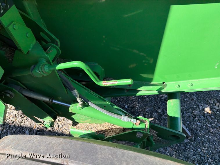 image for item YA5401 2011 John Deere 458 Mega Wide Plus round baler
