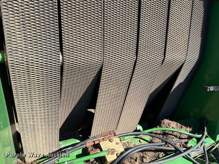 image for item YA5401 2011 John Deere 458 Mega Wide Plus round baler