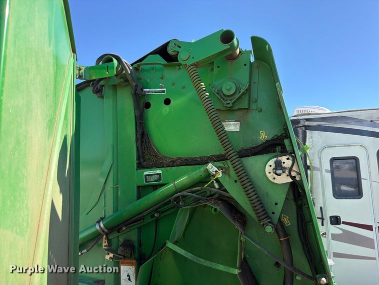 image for item YA5401 2011 John Deere 458 Mega Wide Plus round baler