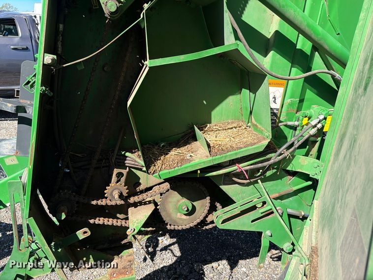 image for item YA5401 2011 John Deere 458 Mega Wide Plus round baler