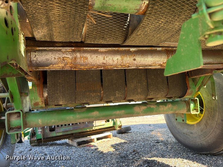 image for item YA5401 2011 John Deere 458 Mega Wide Plus round baler