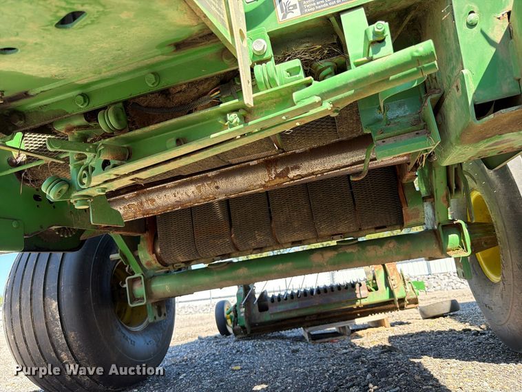 image for item YA5401 2011 John Deere 458 Mega Wide Plus round baler