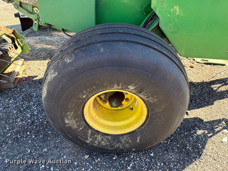 image for item YA5401 2011 John Deere 458 Mega Wide Plus round baler