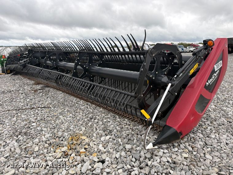 image for item YA5631 2020 MacDon FD140 flex draper head
