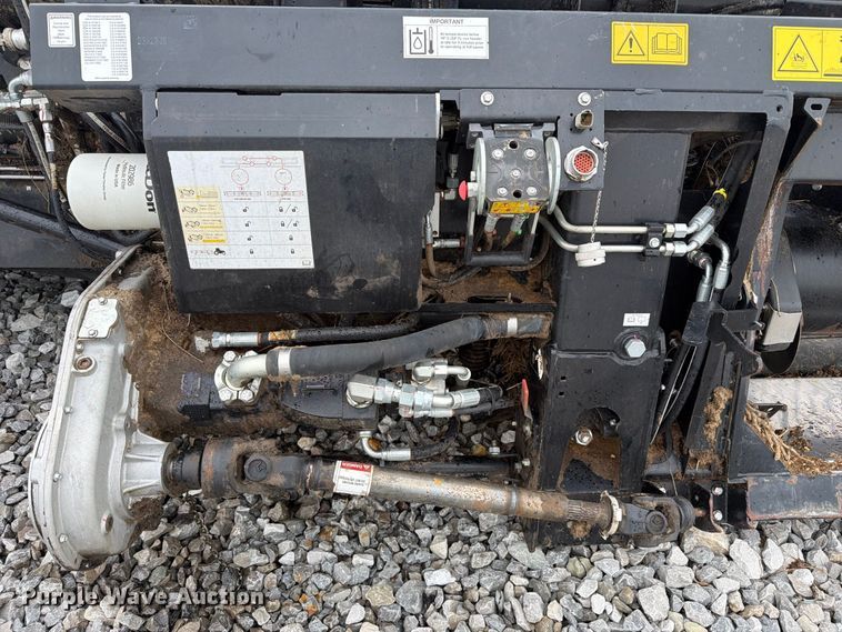 image for item YA5631 2020 MacDon FD140 flex draper head