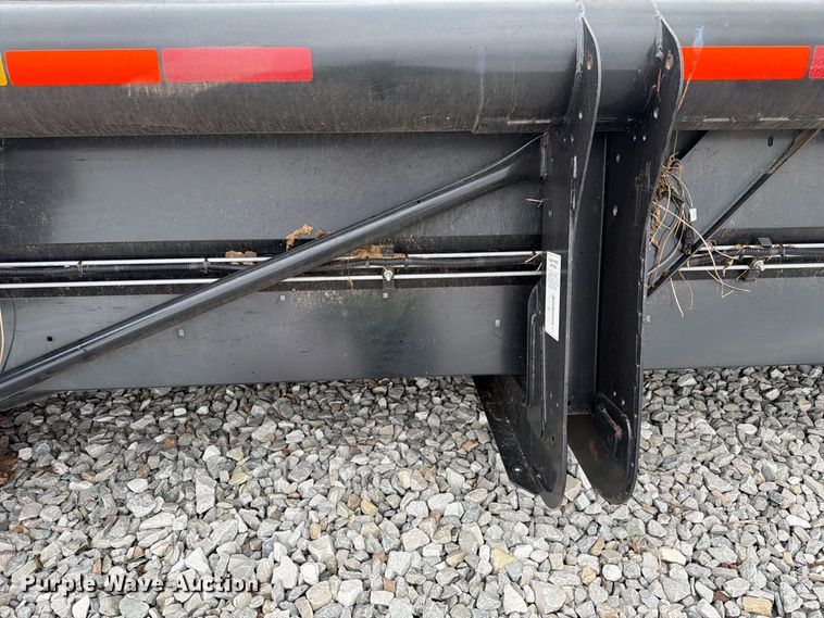 image for item YA5631 2020 MacDon FD140 flex draper head