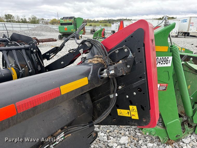 image for item YA5631 2020 MacDon FD140 flex draper head