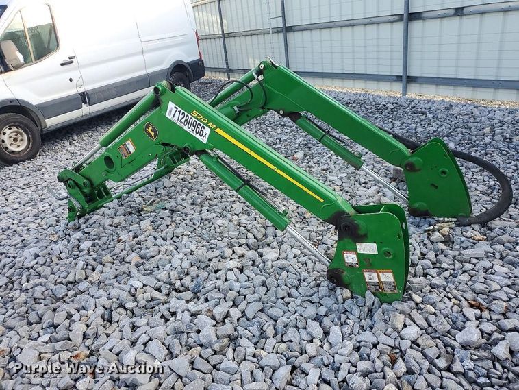 image for item YA5776 2022 John Deere 520M loader