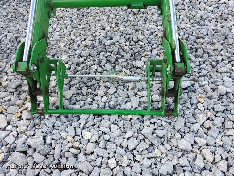 image for item YA5776 2022 John Deere 520M loader