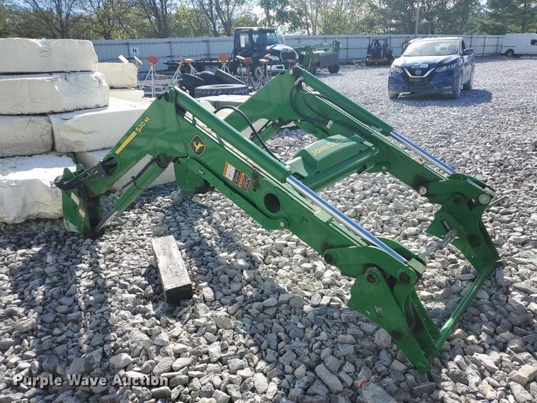 image for item YA5776 2022 John Deere 520M loader