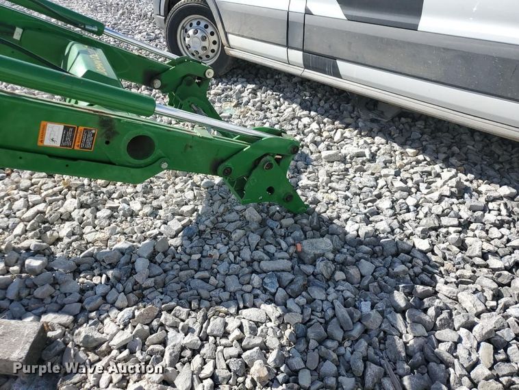 image for item YA5776 2022 John Deere 520M loader