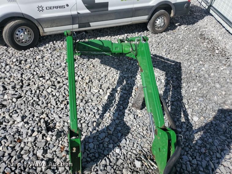 image for item YA5776 2022 John Deere 520M loader