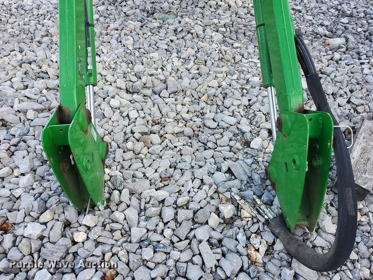 image for item YA5776 2022 John Deere 520M loader