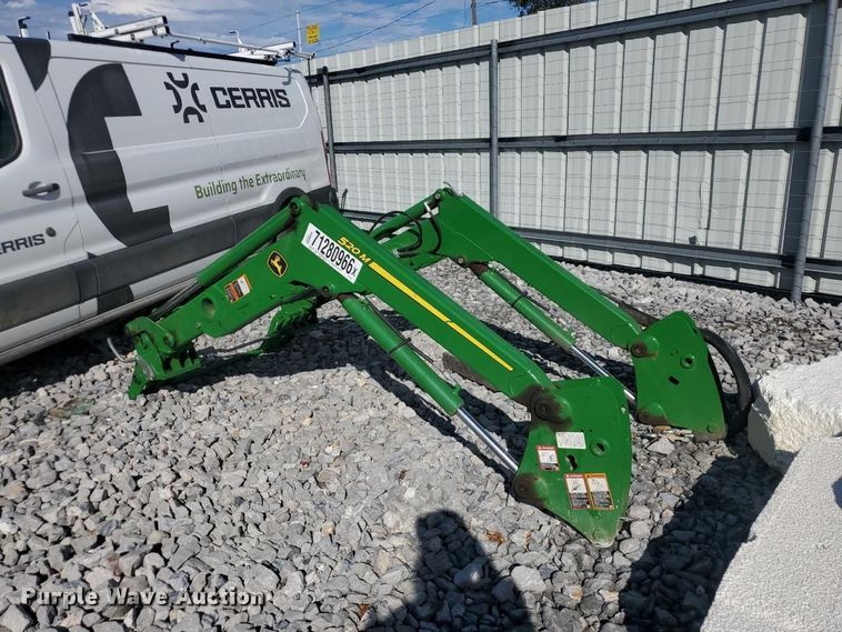 image for item YA5776 2022 John Deere 520M loader