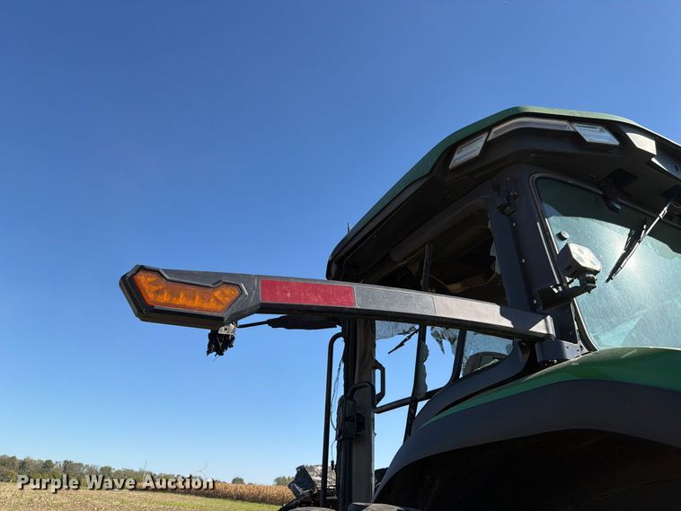 image for item YA5789 2023 John Deere 8R 280 MFWD tractor