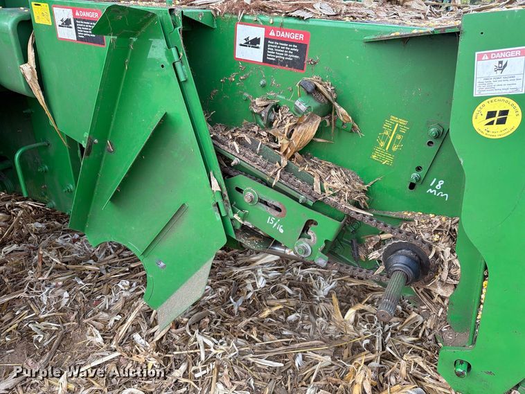 image for item YA5811 2003 John Deere 9650 STS combine