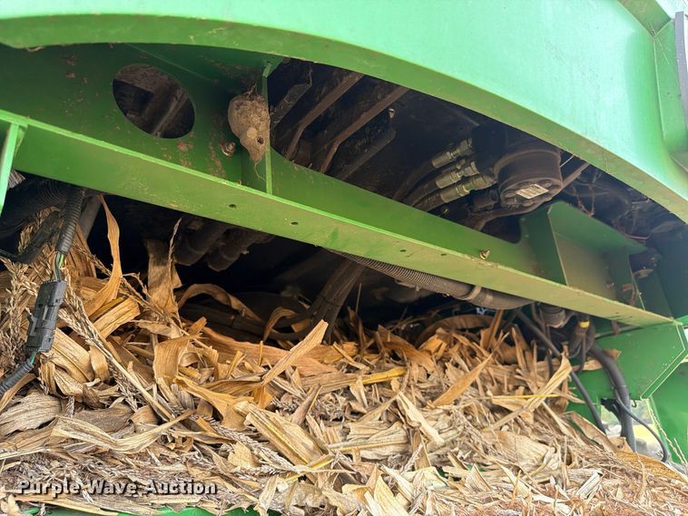 image for item YA5811 2003 John Deere 9650 STS combine