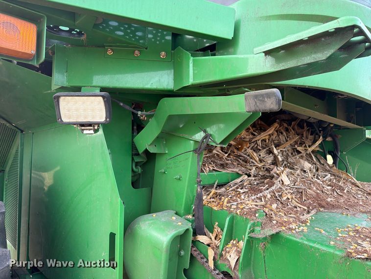 image for item YA5811 2003 John Deere 9650 STS combine