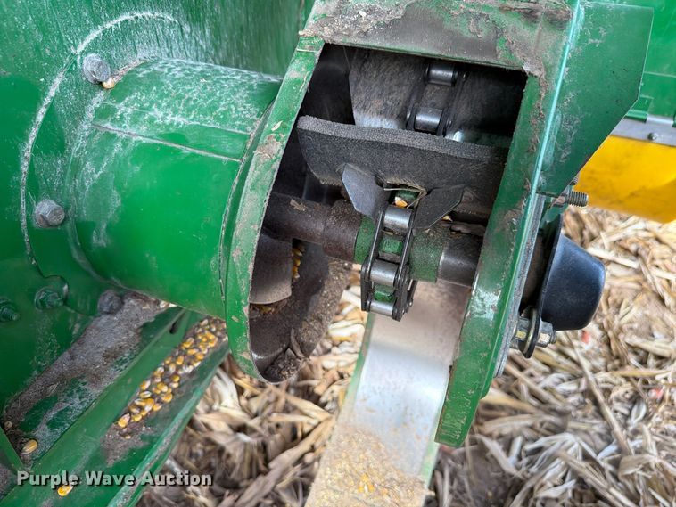 image for item YA5811 2003 John Deere 9650 STS combine
