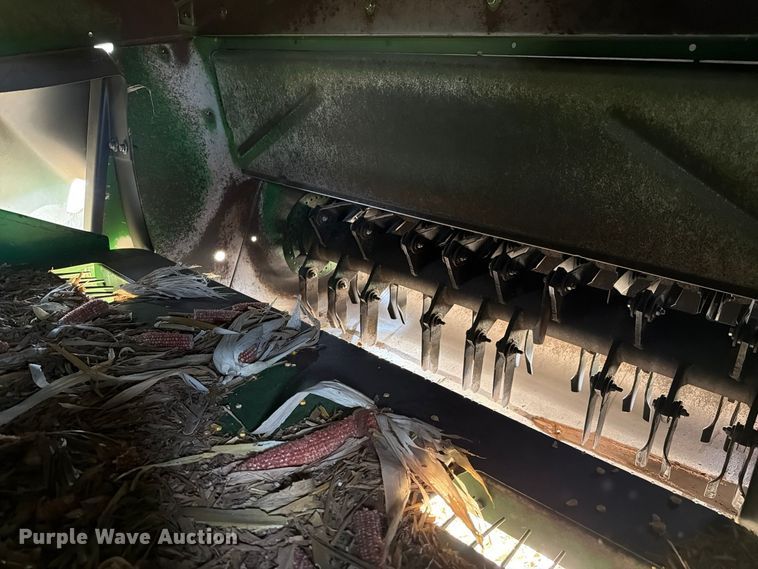 image for item YA5811 2003 John Deere 9650 STS combine