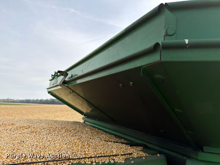 image for item YA5811 2003 John Deere 9650 STS combine