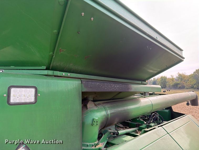 image for item YA5811 2003 John Deere 9650 STS combine