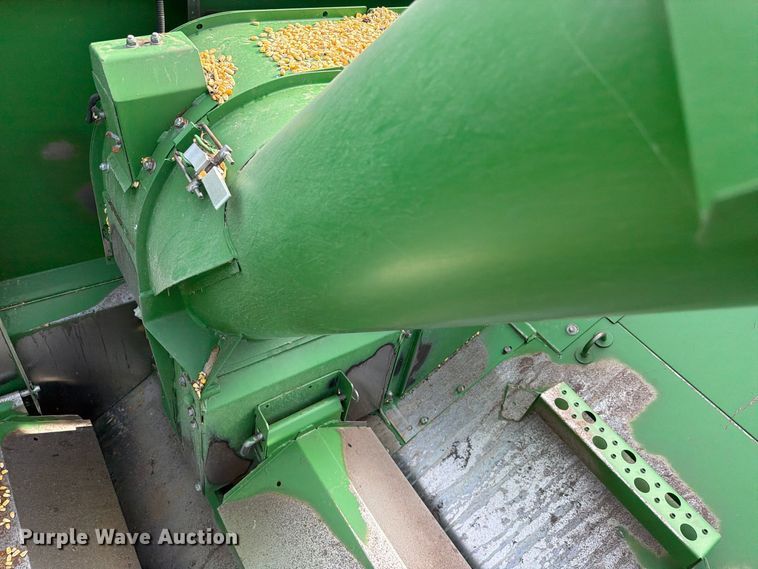 image for item YA5811 2003 John Deere 9650 STS combine