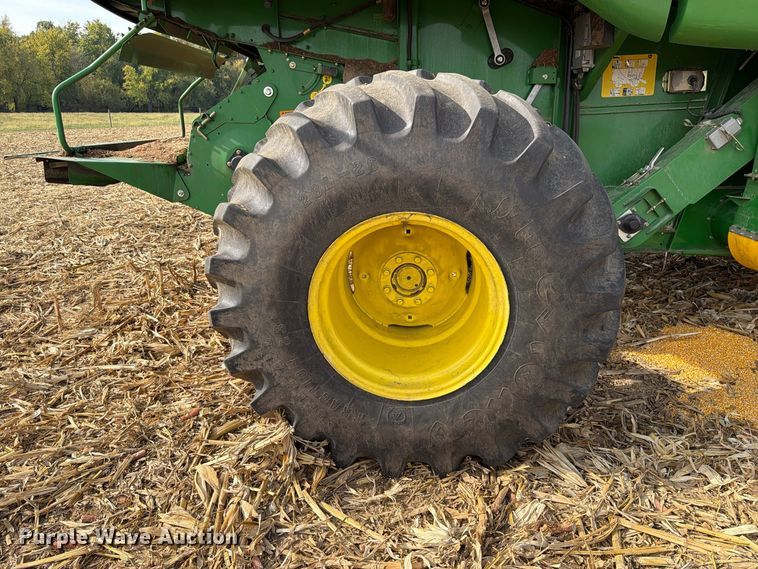 image for item YA5811 2003 John Deere 9650 STS combine