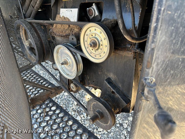 image for item YA5813 2010 Case IH 8120 Axial-Flow RWA combine