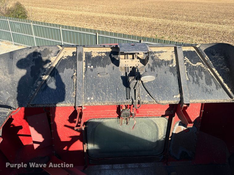 image for item YA5813 2010 Case IH 8120 Axial-Flow RWA combine