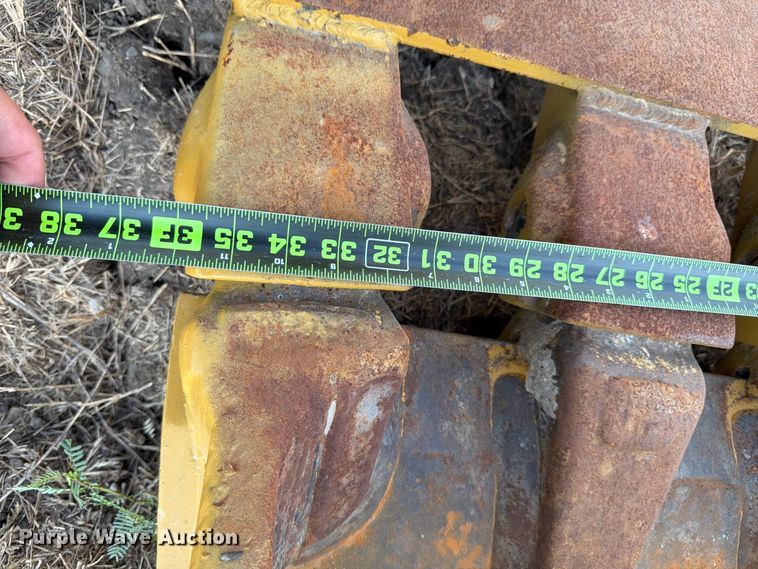 image for item FN3505 2020 Caterpillar 320 excavator